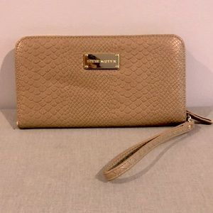 Tan snake skin Steve Madden clutch
